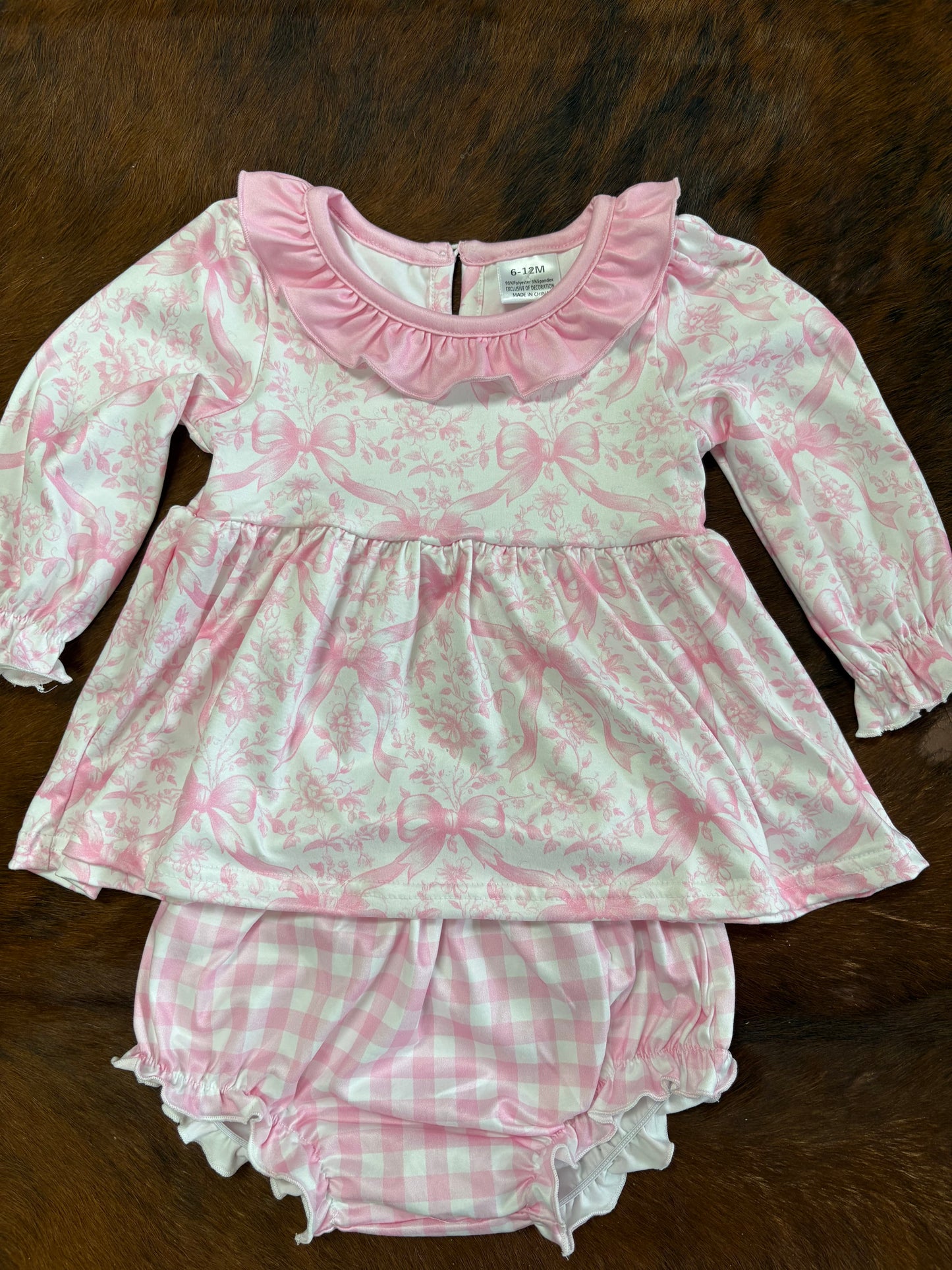 Pink bow diaper set