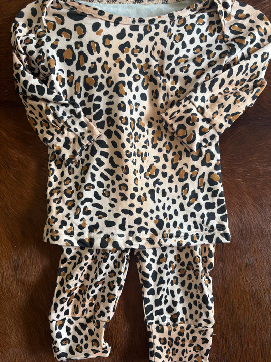 Cheetah print lounge set