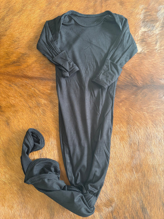 Black ribbed knotted gown