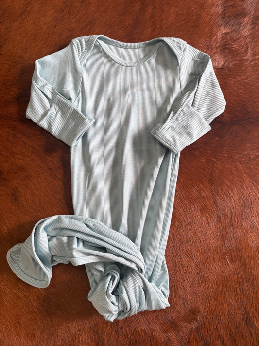 Blue bird knotted gown & hat